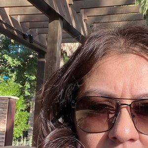 Meet your Posher, Nora